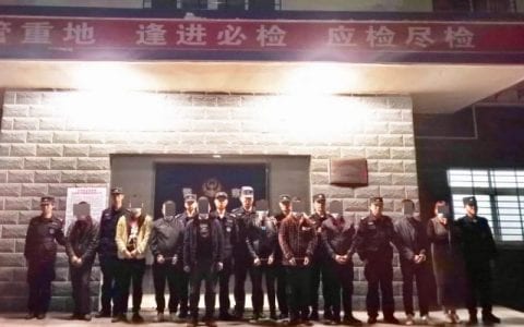 事发荆门！11人聚众摇骰子赌博，被警方抓获！当场缴获赌资15万余元……